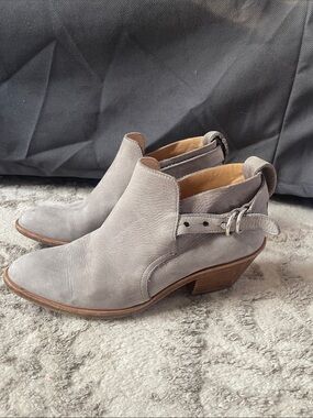 rag & bone Light Gray Leather Cutout Ankle Booties with Buckle size 38 1/2
